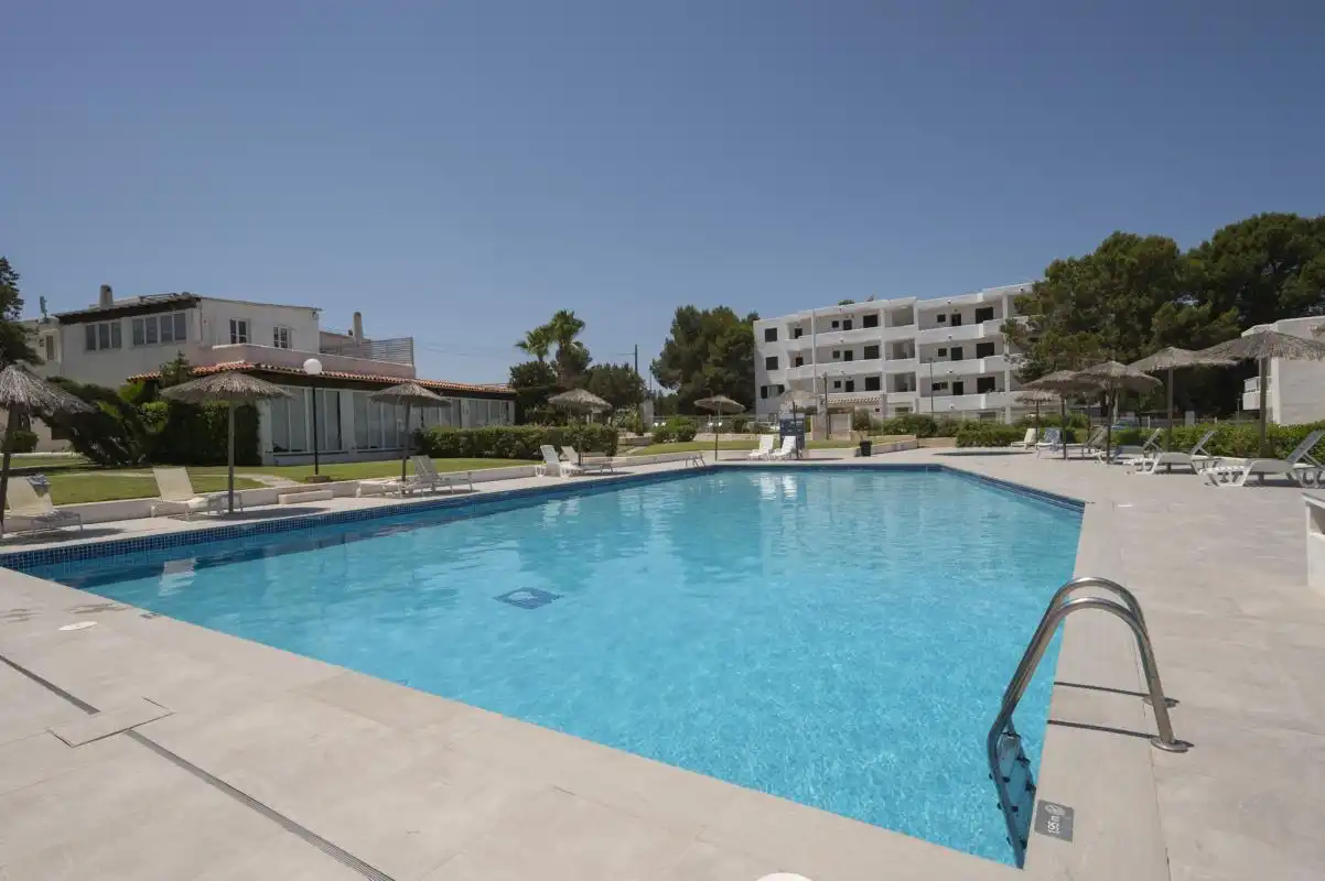 Piscina de Pis en venda en Sant Josep de sa Talaia amb Aire condicionat, Calefacció i Jardí privat