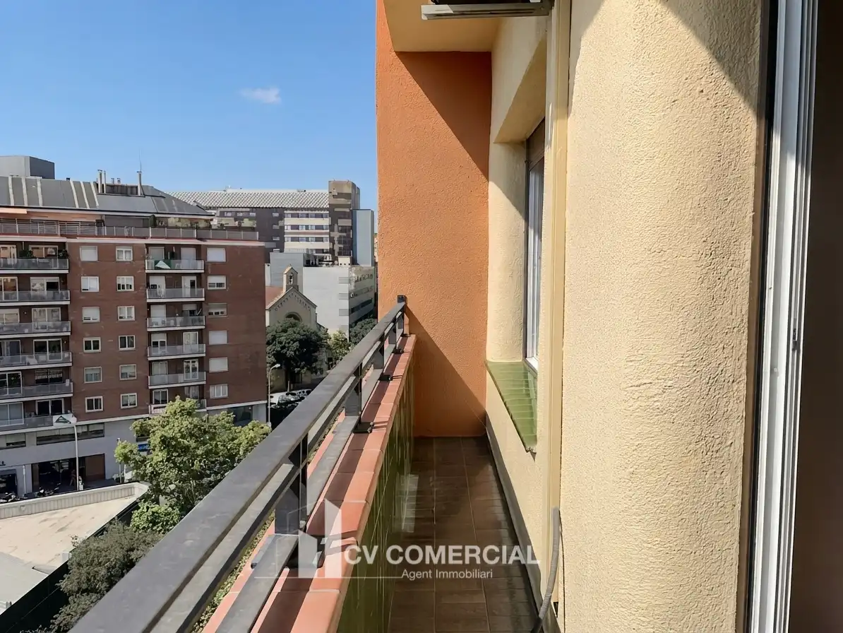 Piso con terraza en venta en Carrer del Comte d'Urgell, imagen 47