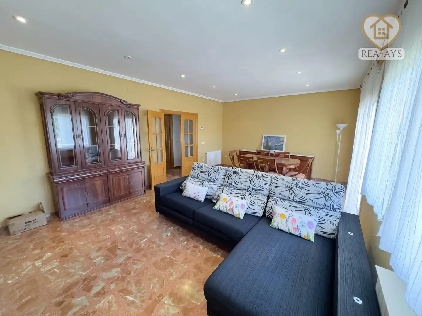 Sala d'estar de Casa o xalet en venda en Vallirana amb Calefacció, Jardí privat i Terrassa