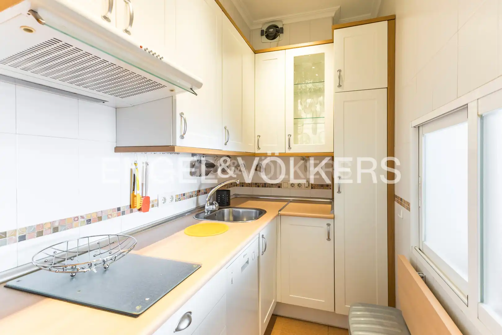 Kitchen of Flat for rent in Madrid  with Air Conditioner and Heating