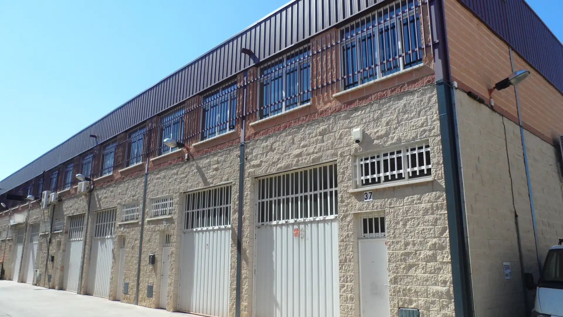 Exterior view of Industrial buildings for rent in Madrid