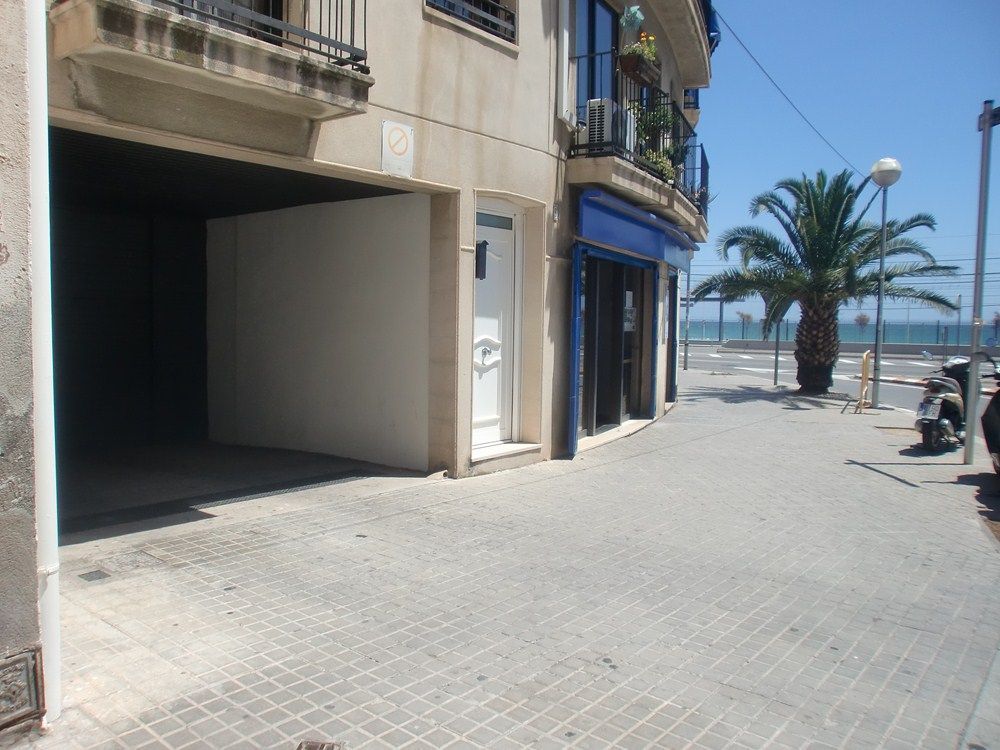 Vista exterior de Garatge de lloguer en Premià de Mar