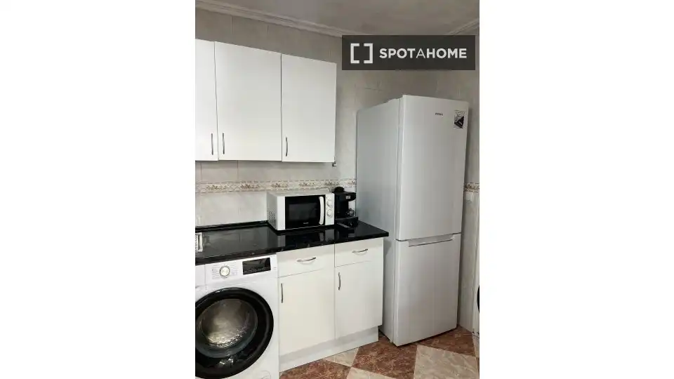 Kitchen of Flat for share in Valencia  with Air Conditioner, Heating and Terrace