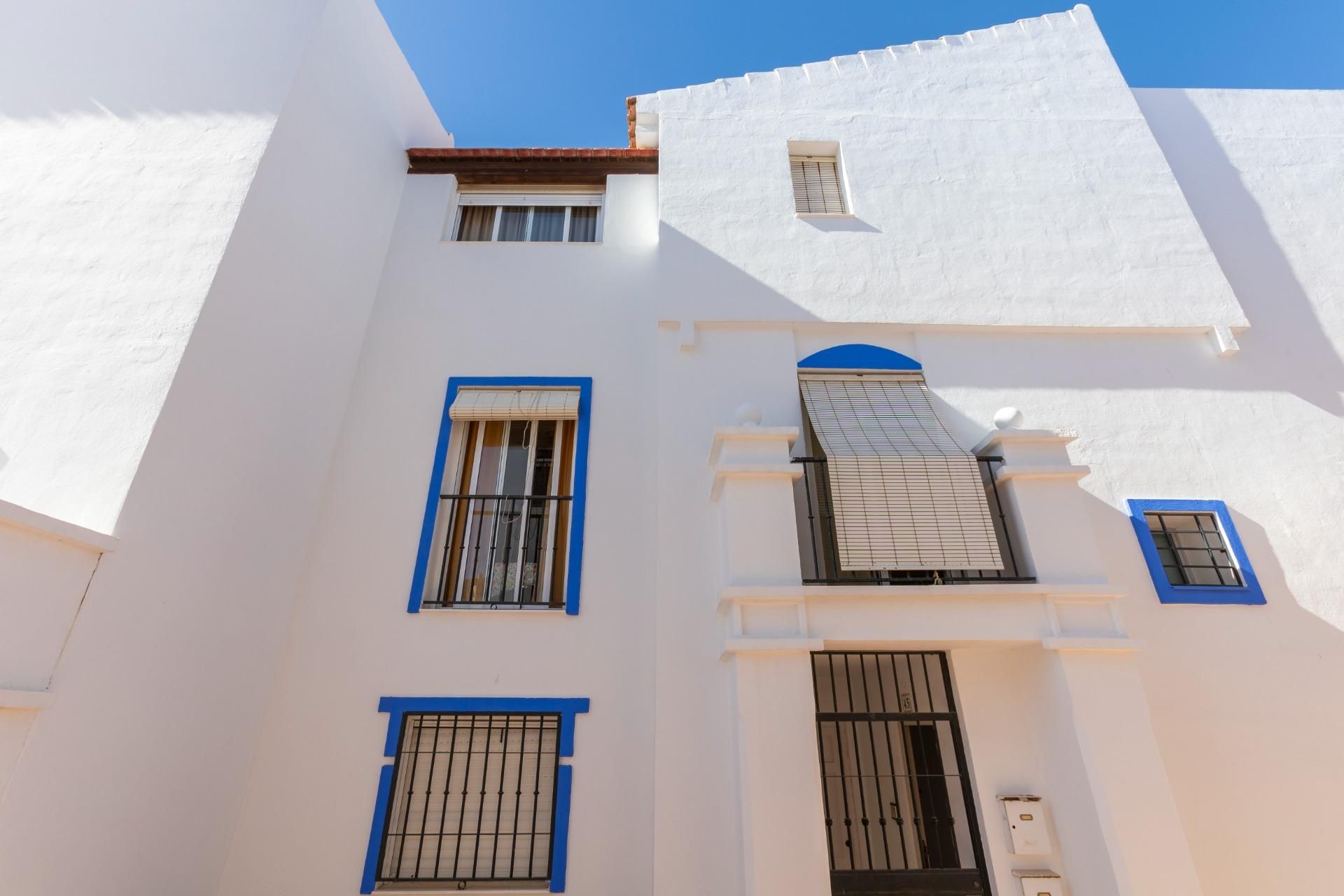 Vista exterior de Àtic en venda en Motril amb Calefacció, Parquet i Terrassa