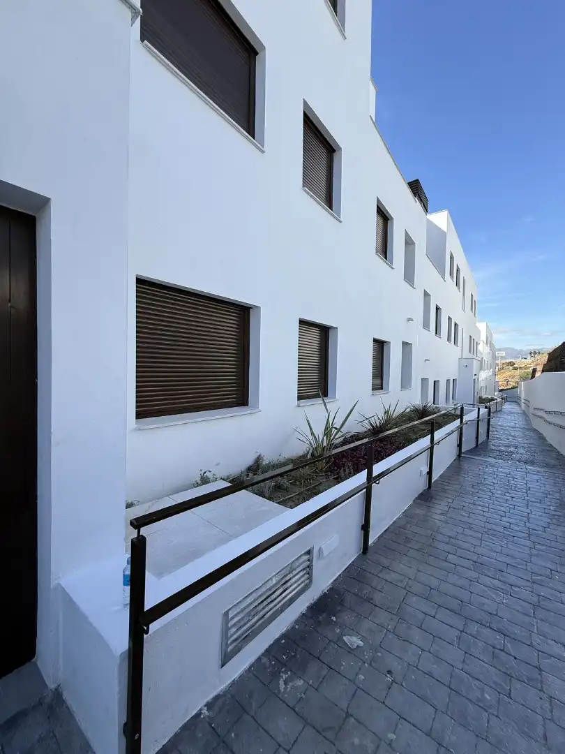 Vista exterior de Pis en venda en Estepona amb Aire condicionat, Terrassa i Internet