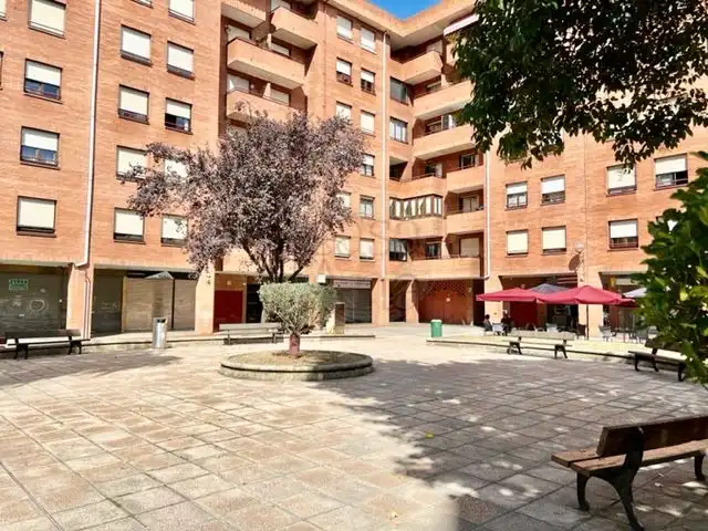 Vista exterior de Local en venta en Bilbao 