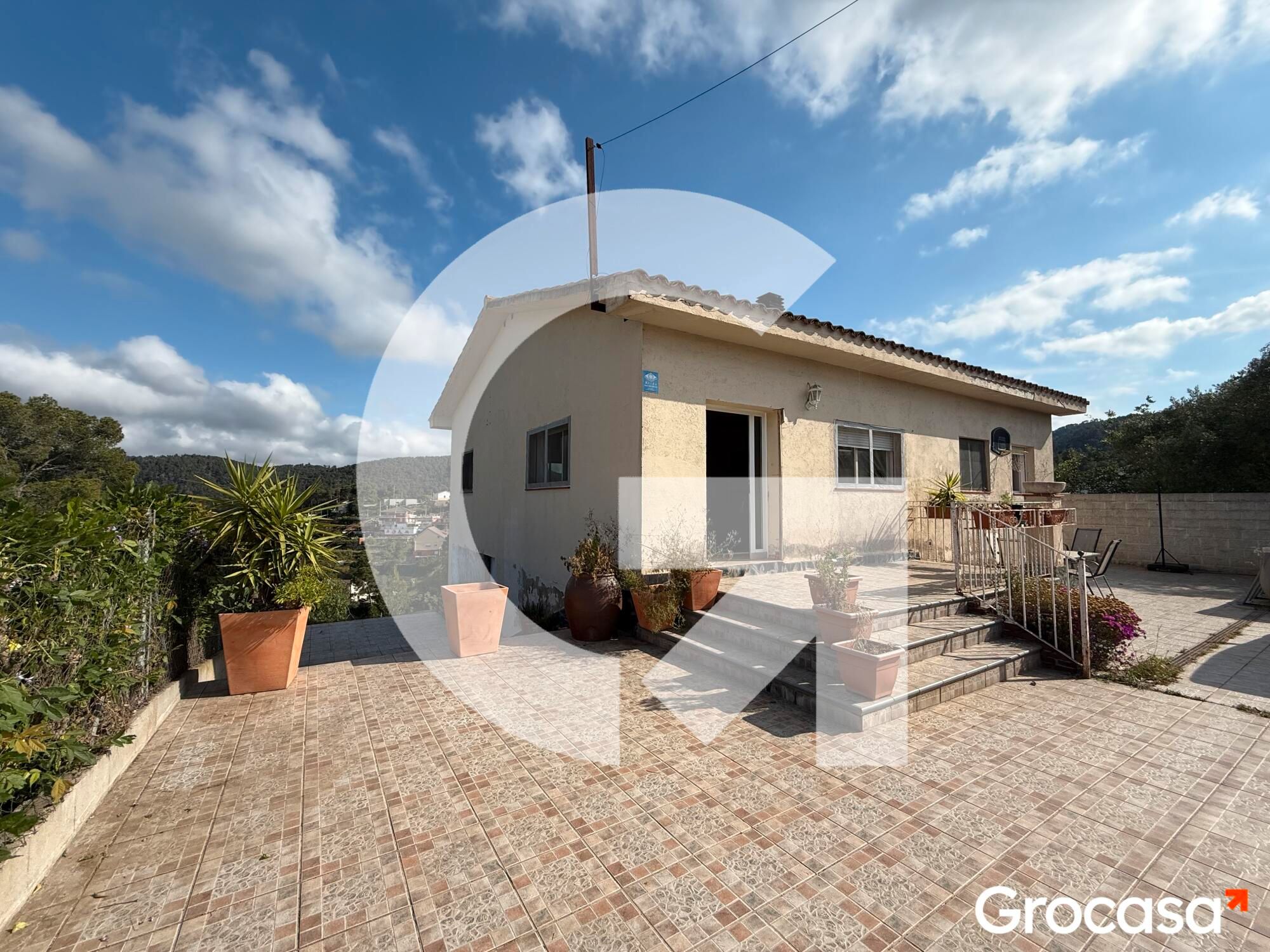 Vista exterior de Casa o xalet en venda en Cervelló amb Aire condicionat, Calefacció i Jardí privat