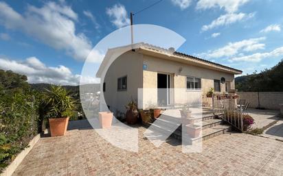 Vista exterior de Casa o xalet en venda en Cervelló amb Aire condicionat, Calefacció i Jardí privat