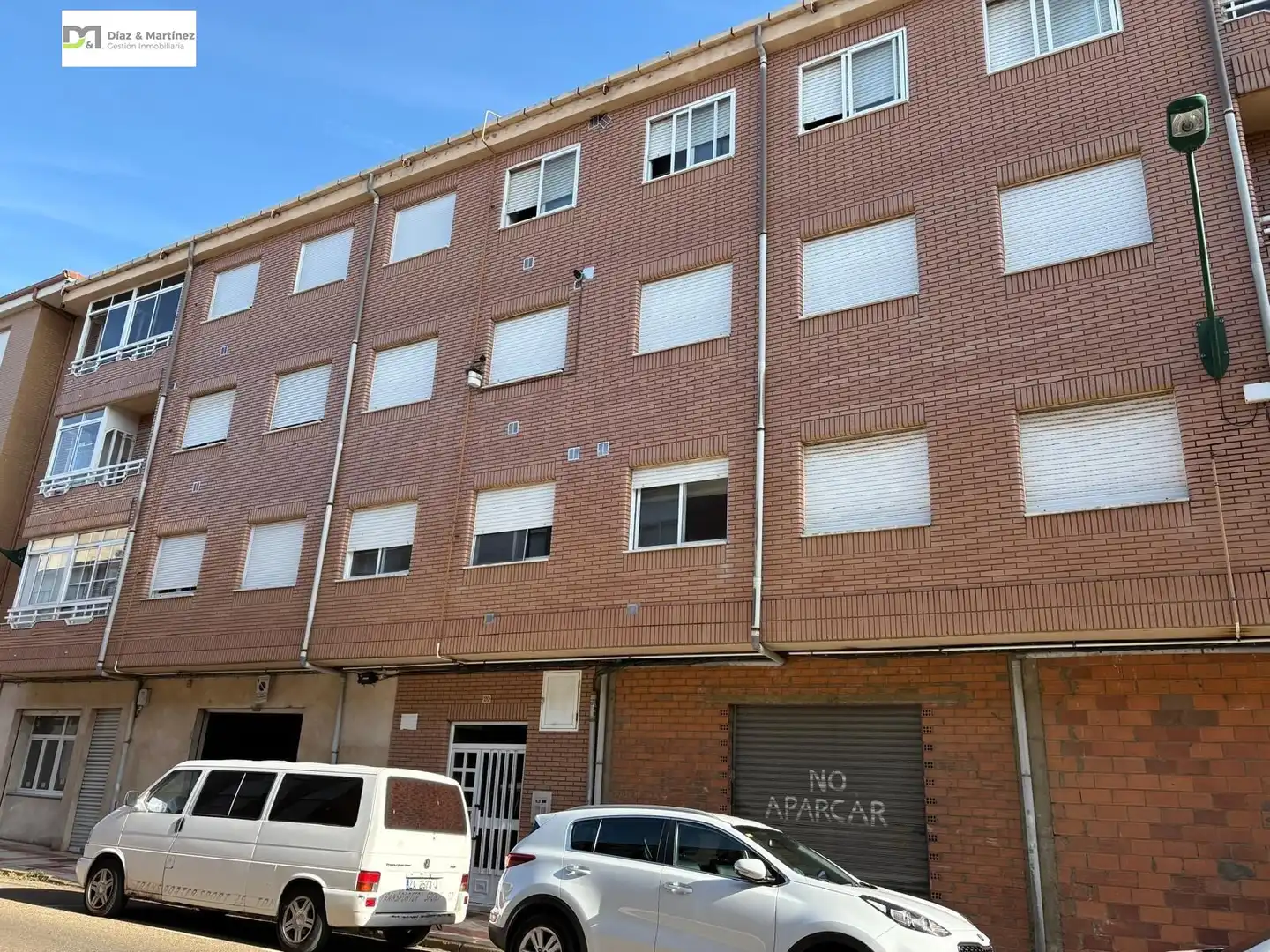 Exterior view of Flat for sale in San Andrés del Rabanedo  with Heating and Parquet flooring