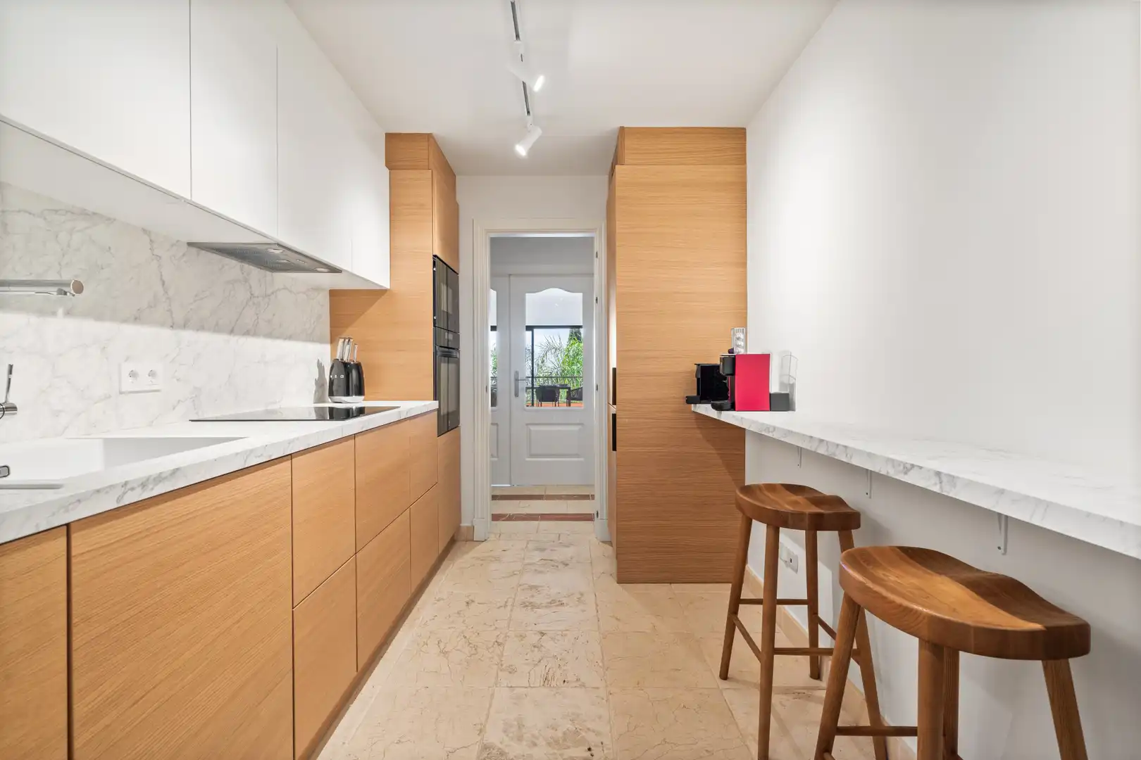 Cuina de Apartament en venda en Benahavís amb Aire condicionat, Terrassa i Piscina