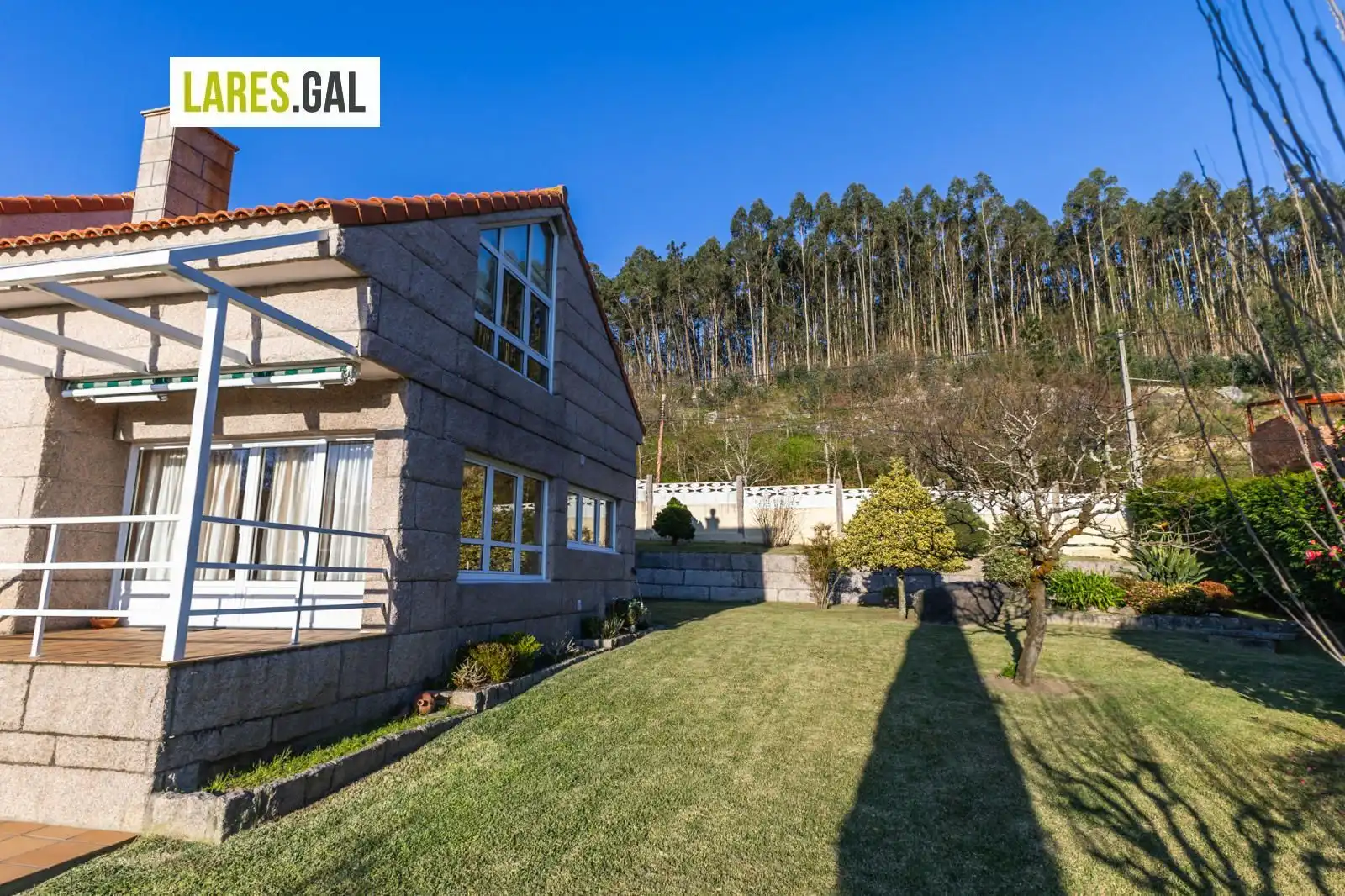 Jardín de Casa o chalet en venta en Cangas  con Calefacción y Trastero