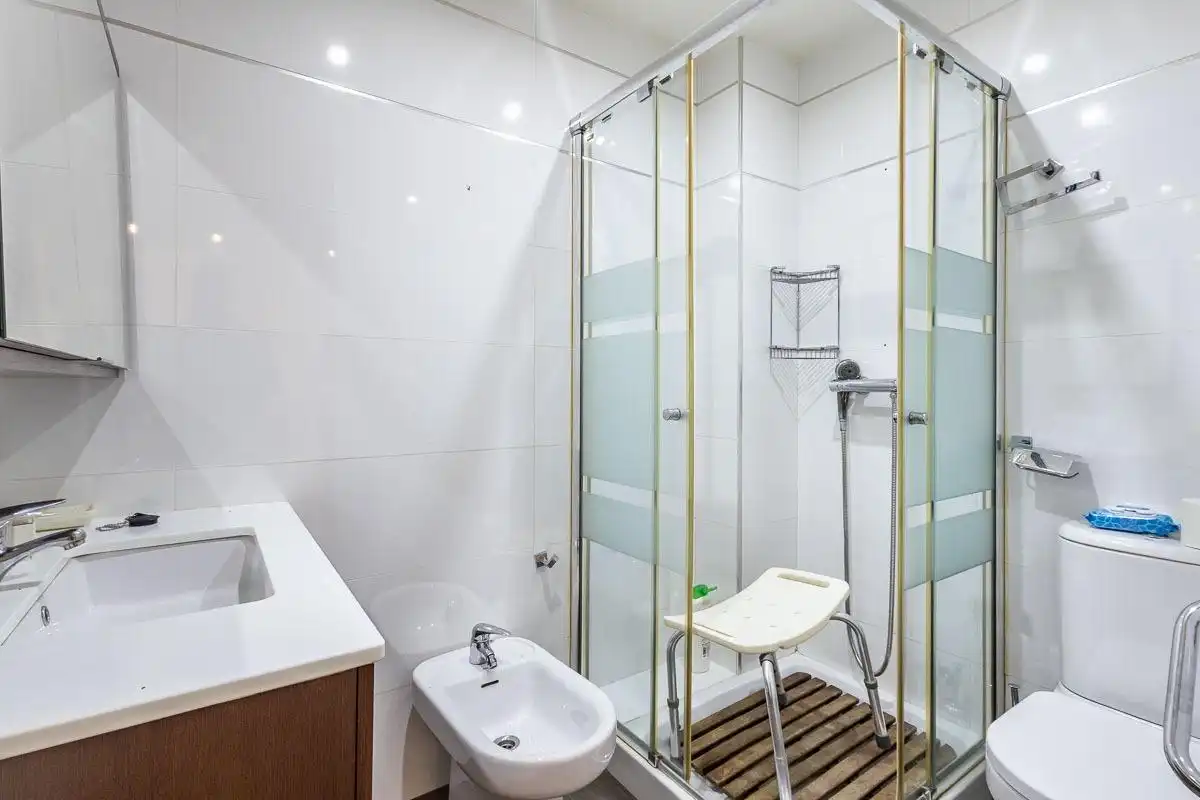 Baño de Piso en venta en Granada con Calefacción
