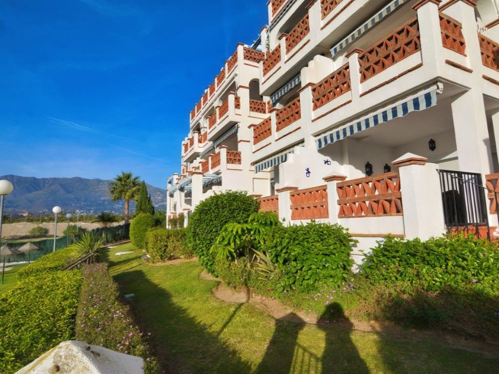 Exterior view of Flat for sale in Mijas  with Air Conditioner, Private garden and Terrace