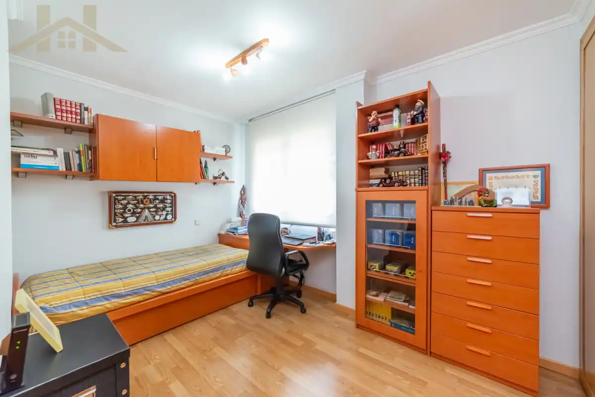 Dormitori de Casa adosada en venda en Pinto amb Aire condicionat, Calefacció i Jardí privat