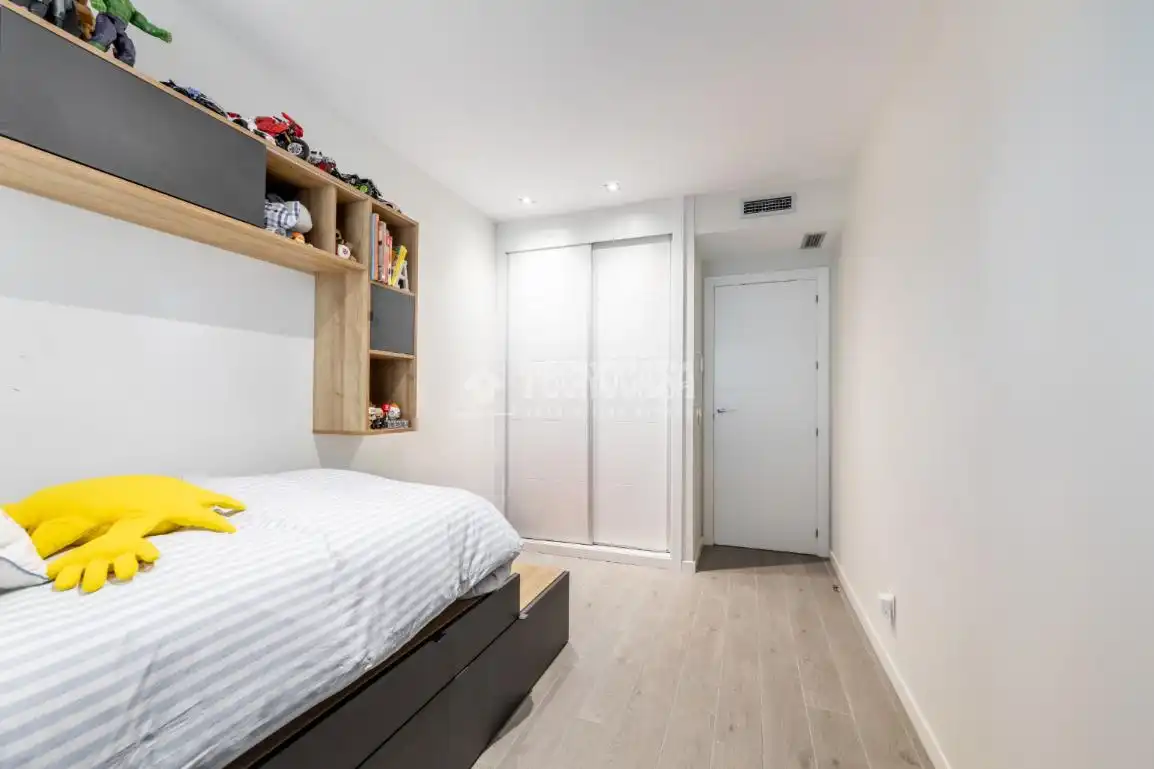 Habitación de Piso en venta en Torrelodones con Aire acondicionado, Jardín privado y Piscina comunitaria