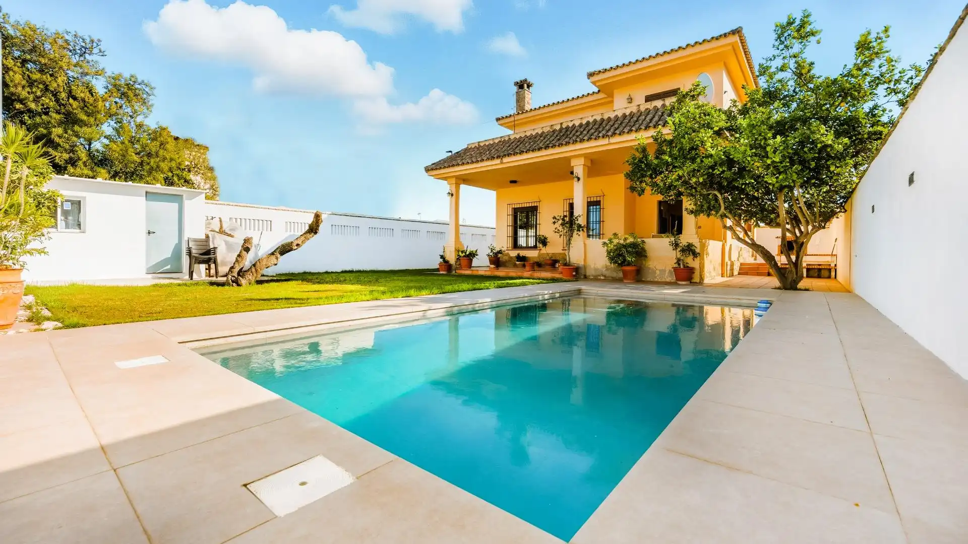 Swimming pool of Houses for sale in Chiclana de la Frontera  with Air Conditioner, Private garden and Terrace