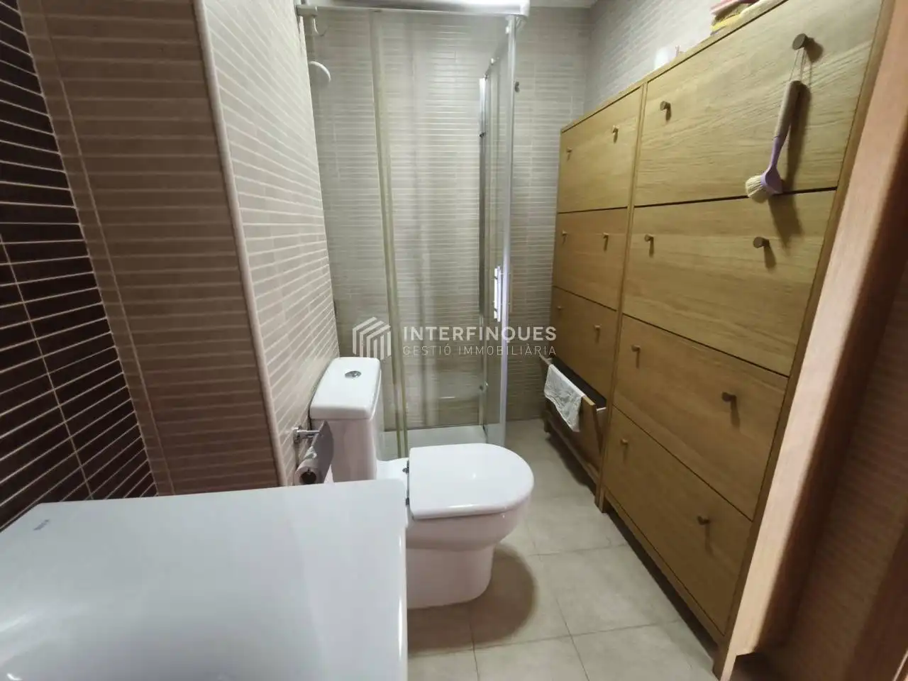 Bathroom of Duplexes for sale in Badalona  with Air Conditioner, Heating and Parquet flooring