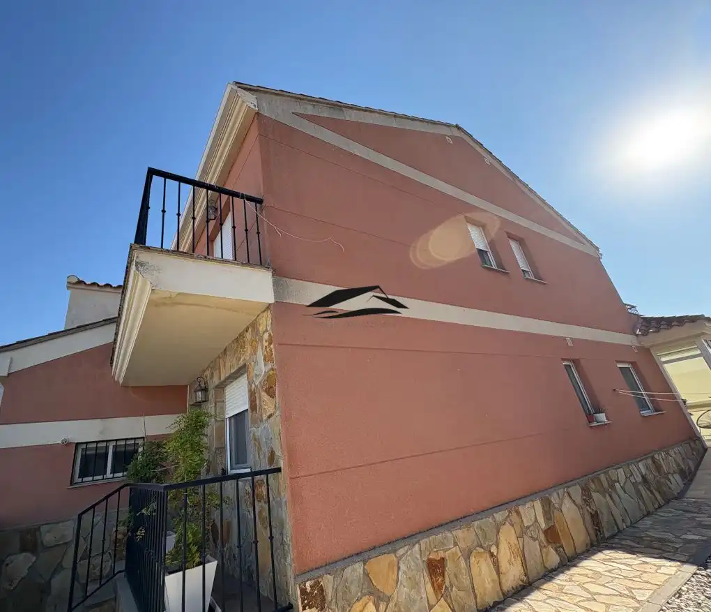 Vista exterior de Casa o chalet en venta en Arapiles con Calefacción, Jardín privado y Trastero