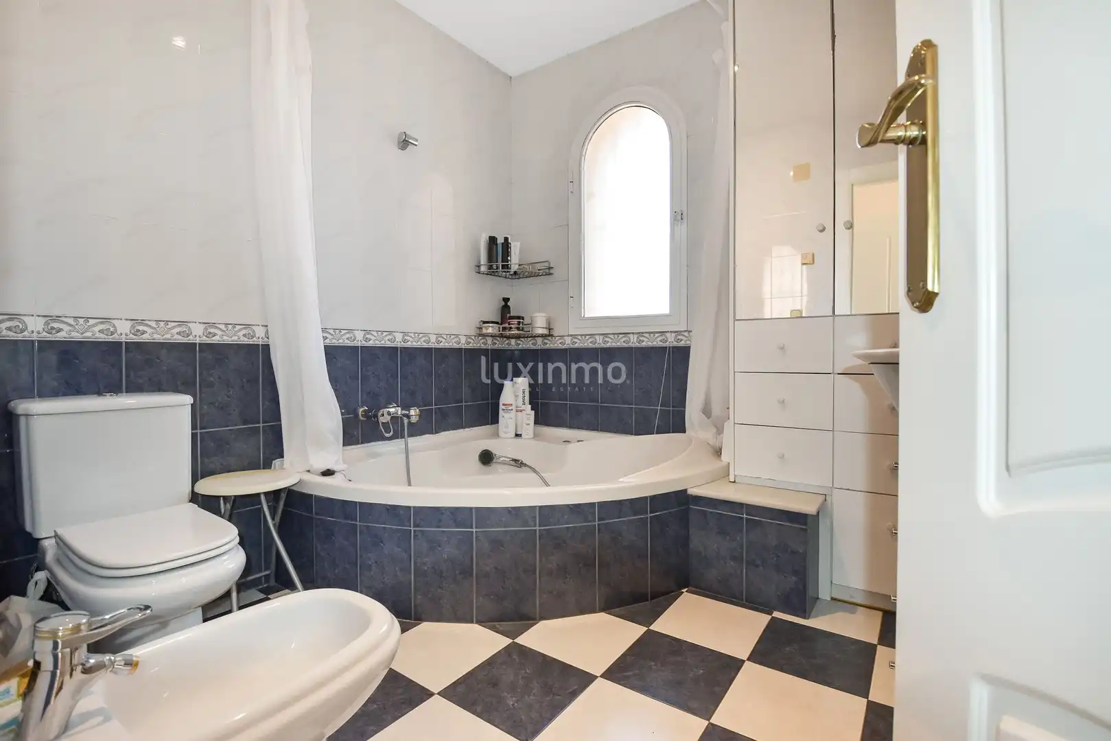 Bathroom of Houses for sale in L'Alfàs del Pi  with Air Conditioner, Heating and Terrace