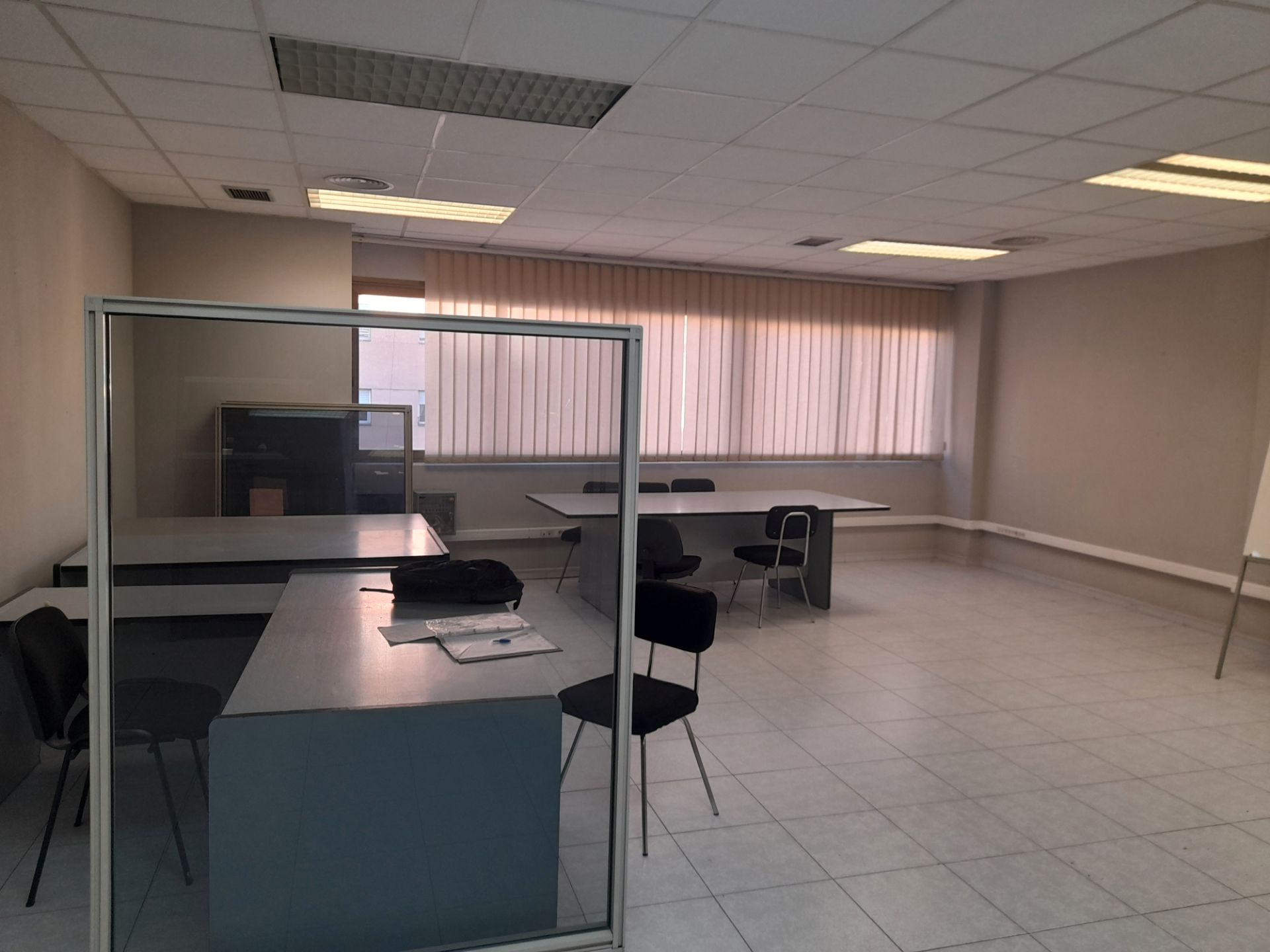 Oficina de lloguer en Ripollet amb Aire condicionat, Calefacció i Moblat