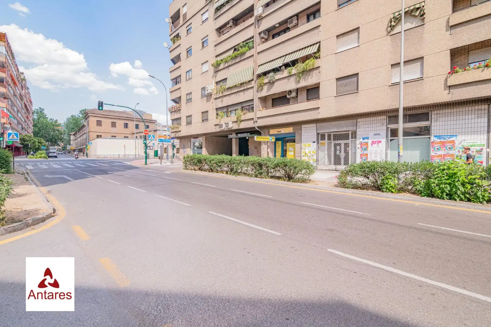 Vista exterior de Piso en venta en Granada con Calefacción y Amueblado