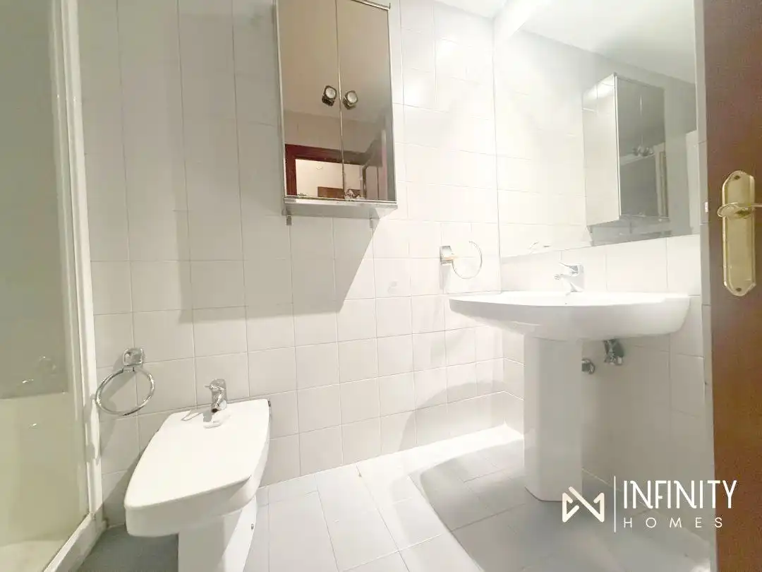 Flat for sale in Cosme Echevarrieta Kalea, Abandoibarra - Guggenheim