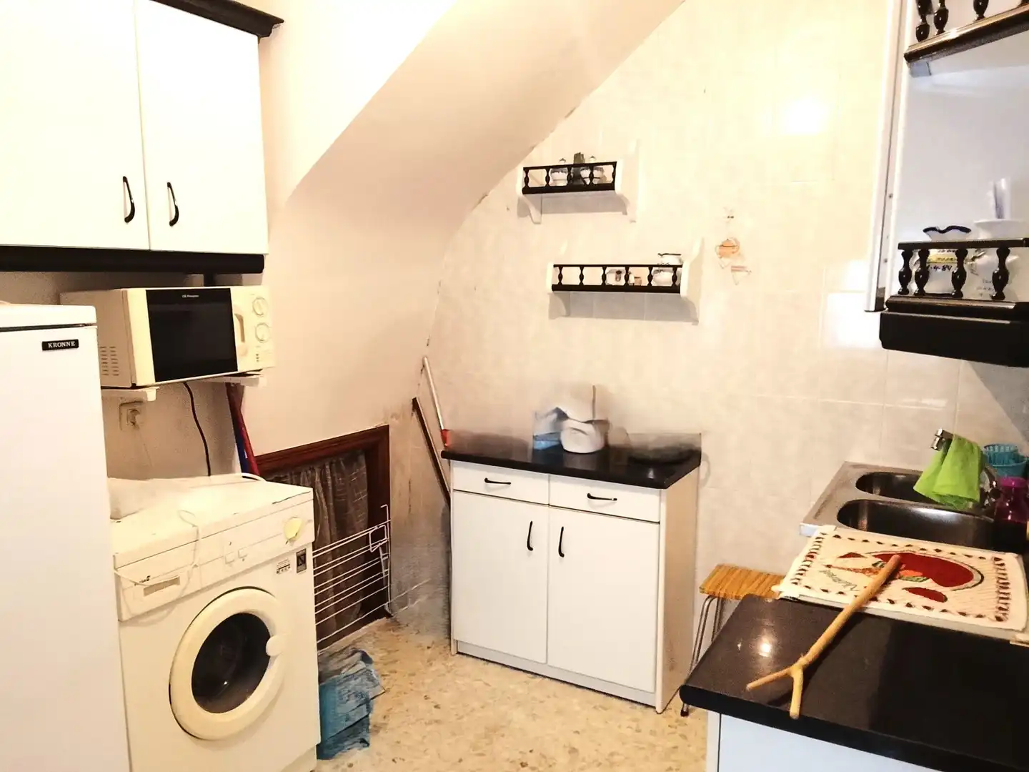 Kitchen of Flat for sale in Madrigal de la Vera  with Furnished