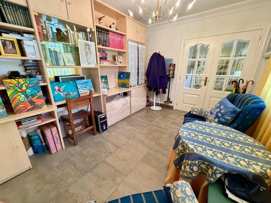 Casa adosada en venta en León Capital  con Parquet, Terraza y Amueblado
