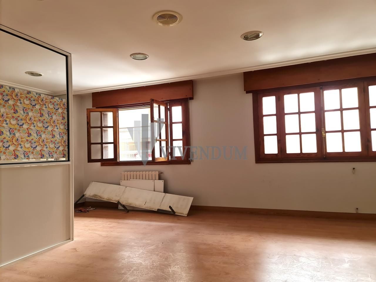Sala d'estar de Oficina en venda en O Porriño   amb Aire condicionat i Calefacció
