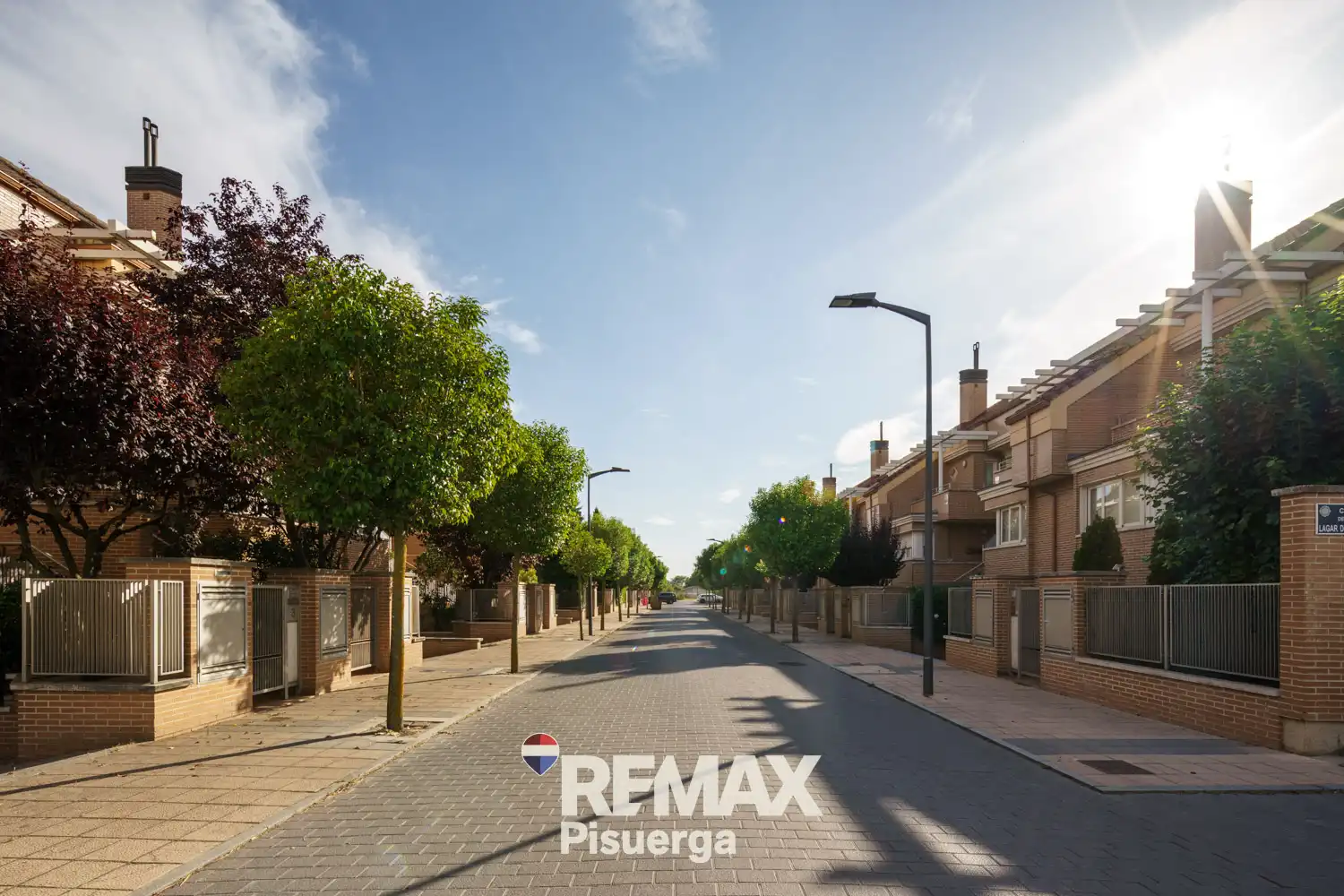 Vista exterior de Casa o xalet en venda en Valladolid amb Aire condicionat, Calefacció i Jardí privat
