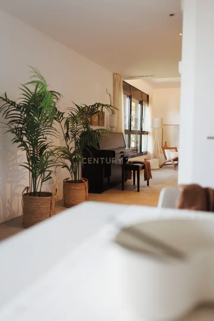 Sala d'estar de Casa o xalet en venda en Sant Cugat del Vallès amb Aire condicionat, Jardí privat i Traster