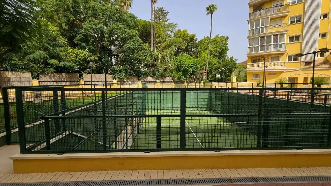 Swimming pool of Flat for sale in Dénia  with Air Conditioner and Heating