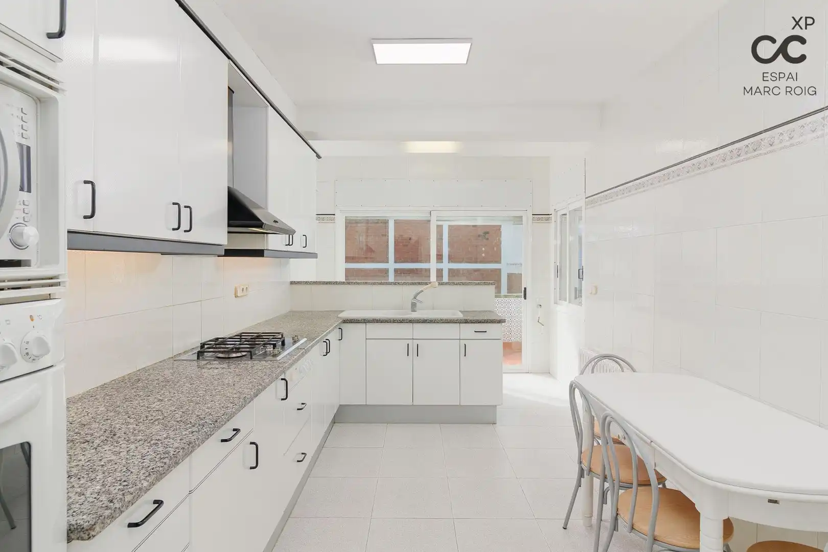 Casa amb terrassa en venda a Carrer FIGUERES, imagen 4