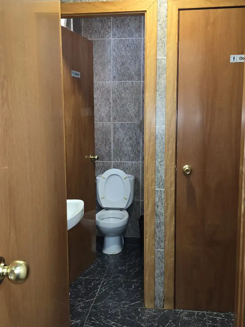 Business premises for transfer in Carrer Badalona 31, imagen 8