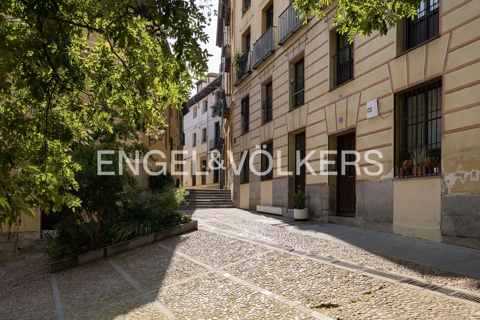 Außenansicht von Wohnung zum Verkauf in Madrid mit Heizung