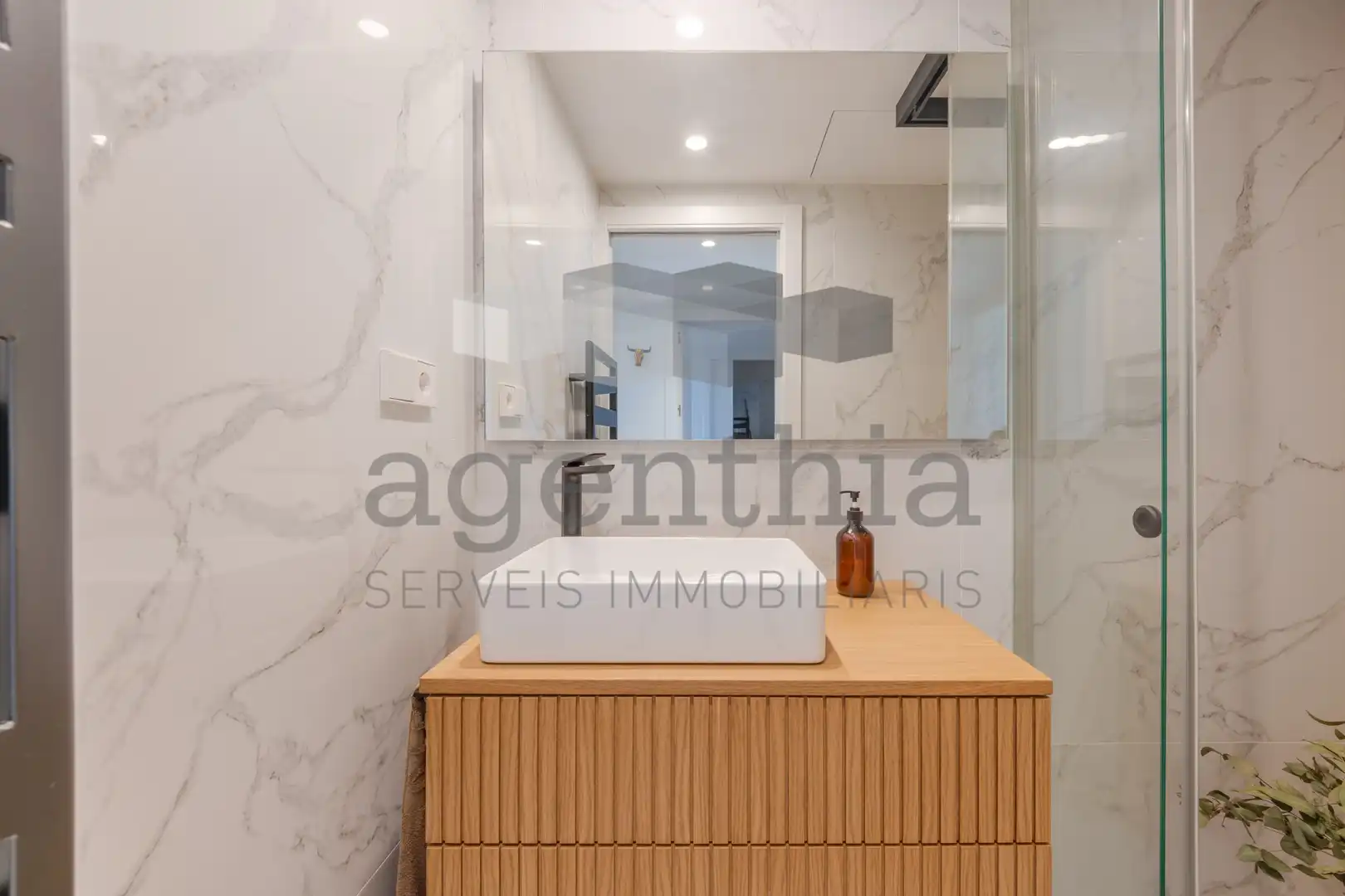 Baño de Piso en venta en Girona con Aire acondicionado, Calefacción y Trastero