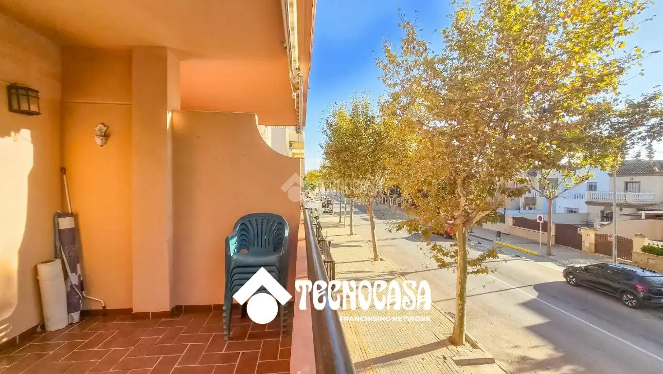 Vista exterior de Pis en venda en Chipiona amb Aire condicionat, Calefacció i Terrassa