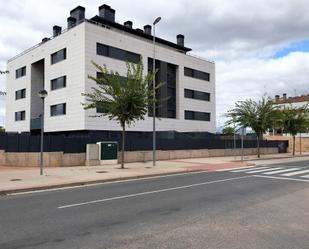Exterior view of Garage for sale in Lardero