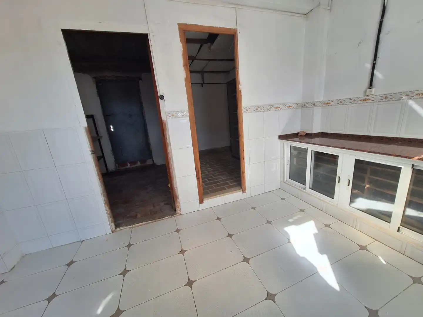 Houses for sale in Sueca  with Air Conditioner, Parquet flooring and Storage room