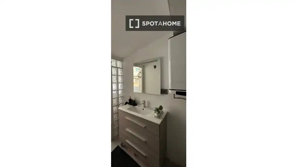 Badezimmer von Wohnungen zur untervermieten in Villajoyosa / La Vila Joiosa mit Klimaanlage, Terrasse und Möbliert