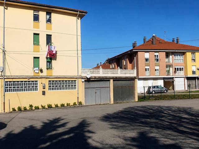 Nave industrial en Alquiler en Avenida Solvay en Inmobiliaria - Barreda