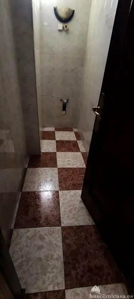 Badezimmer von Erdgeschoss zum Verkauf in Linares