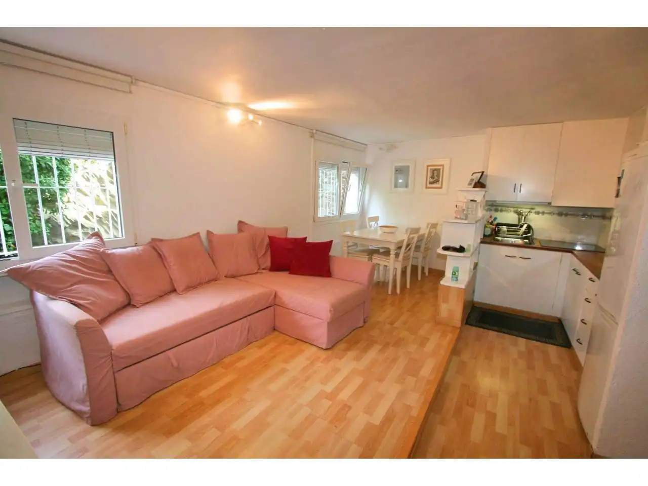 Wohnzimmer von Wohnungen zum Verkauf in Cadaqués mit Möbliert