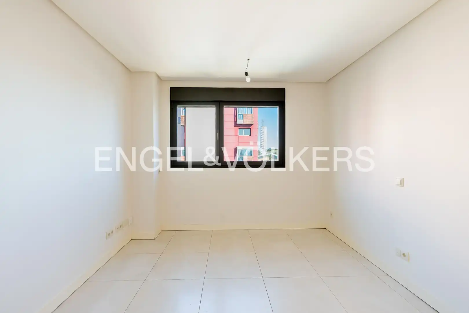 Piso en venta en Madrid con Calefacción y Piscina
