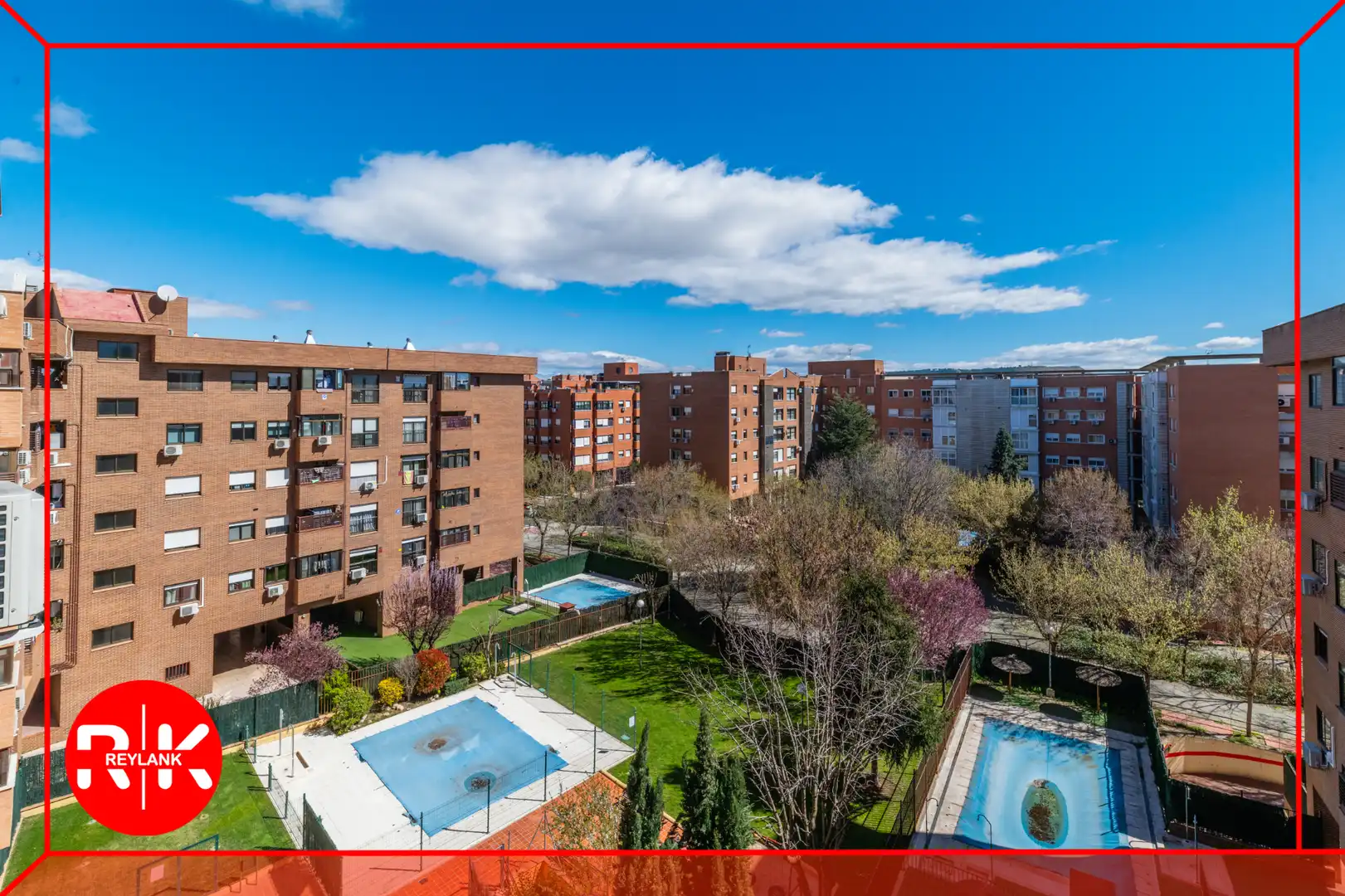 Exterior view of Flat for sale in Torrejón de Ardoz  with Air Conditioner, Heating and Private garden