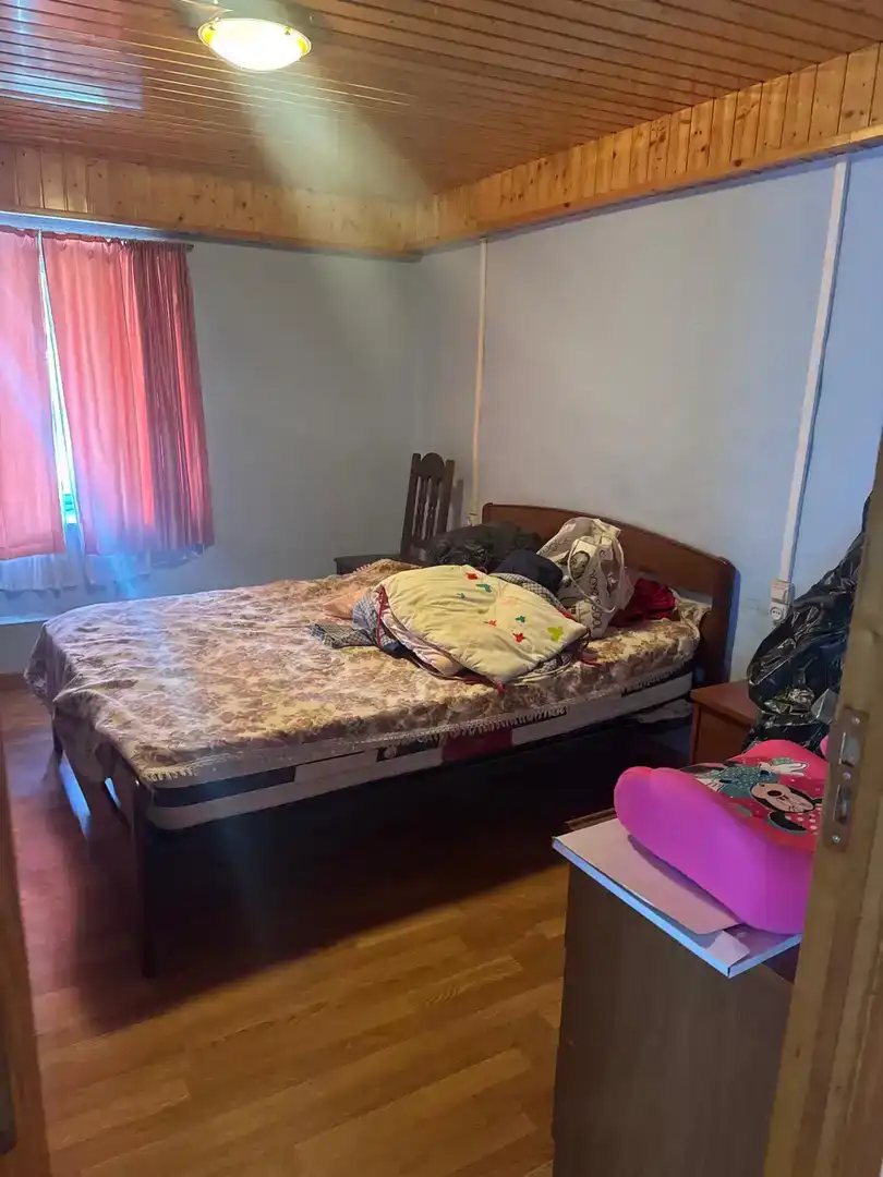 Dormitori de Casa adosada en venda en As Nogais  amb Jardí privat, Traster i Moblat