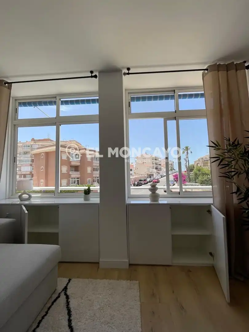 Außenansicht von Wohnungen zum Verkauf in Torrevieja mit Terrasse, Möbliert und Gemeinschaftspool