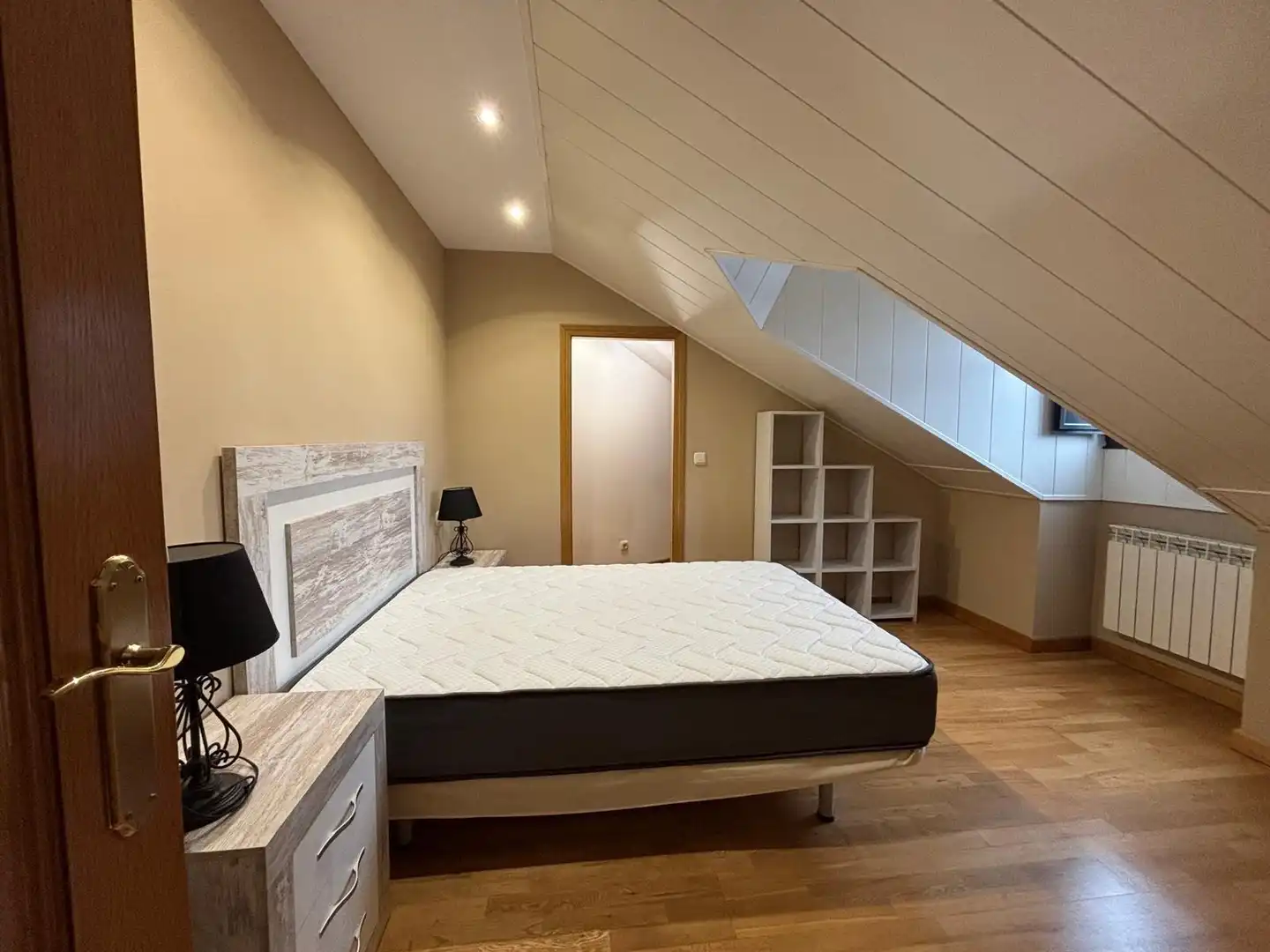 Habitación de Apartamento de alquiler en Zona Alta