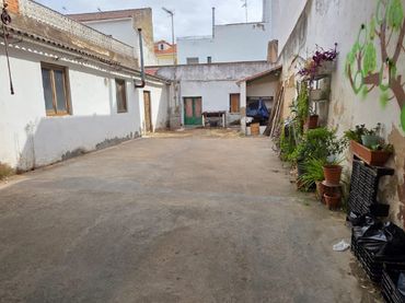 Wohnbaugrundstück zum Verkauf in Calle Adriano 44