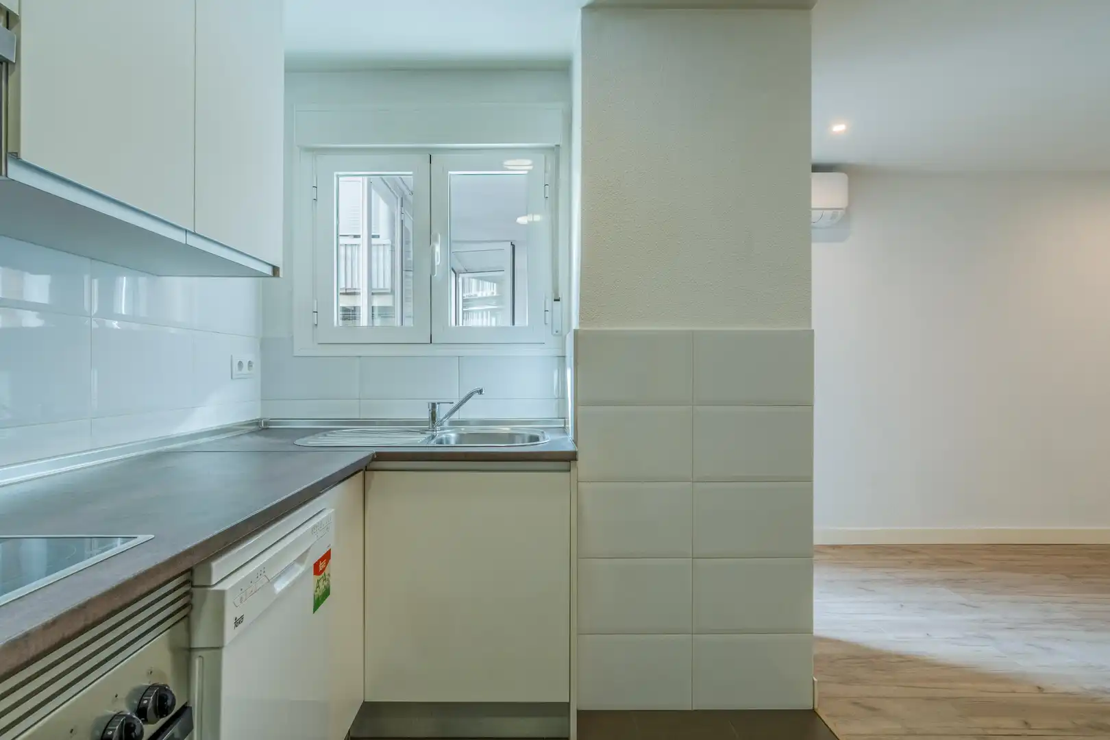 Cocina de Apartamento de alquiler en Madrid con Calefacción